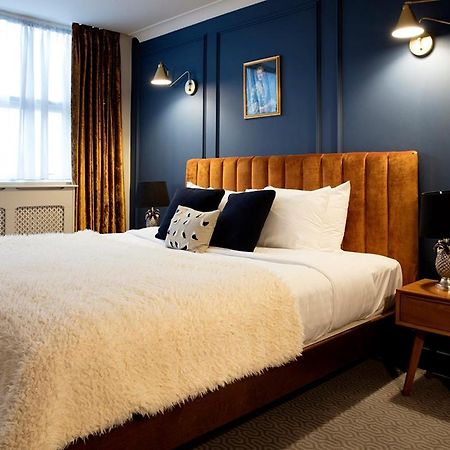 Hotel Cromwell สตีเวนิจ ภายนอก รูปภาพ