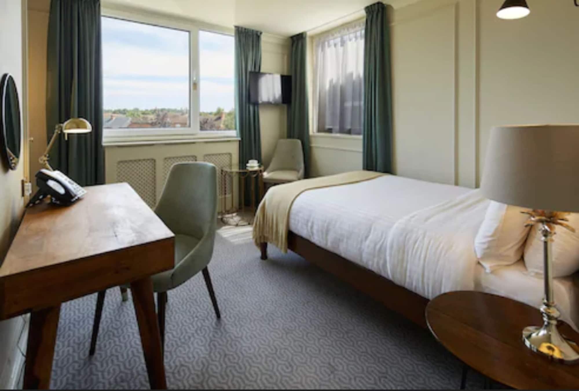Hotel Cromwell สตีเวนิจ ภายนอก รูปภาพ
