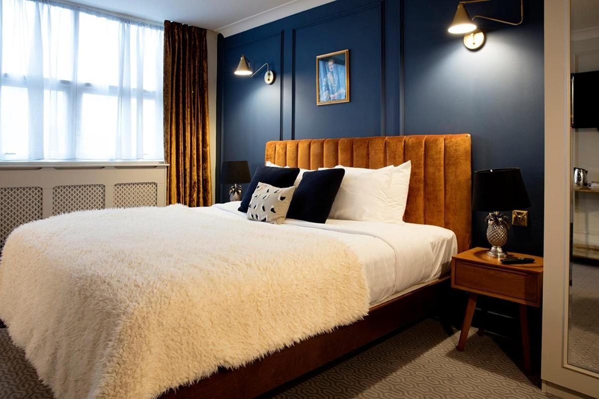 Hotel Cromwell สตีเวนิจ ภายนอก รูปภาพ