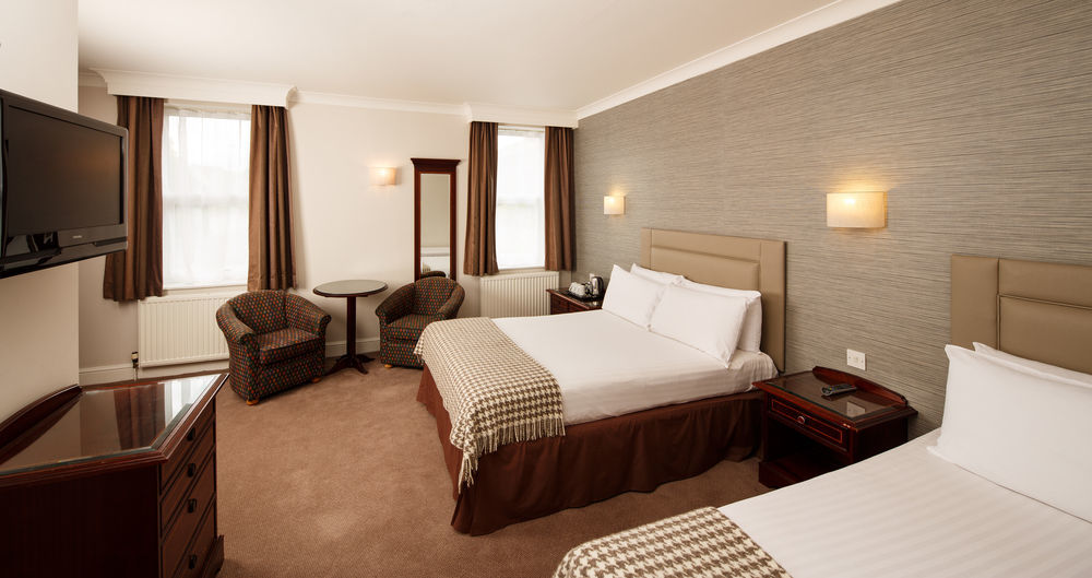 Hotel Cromwell สตีเวนิจ ภายนอก รูปภาพ
