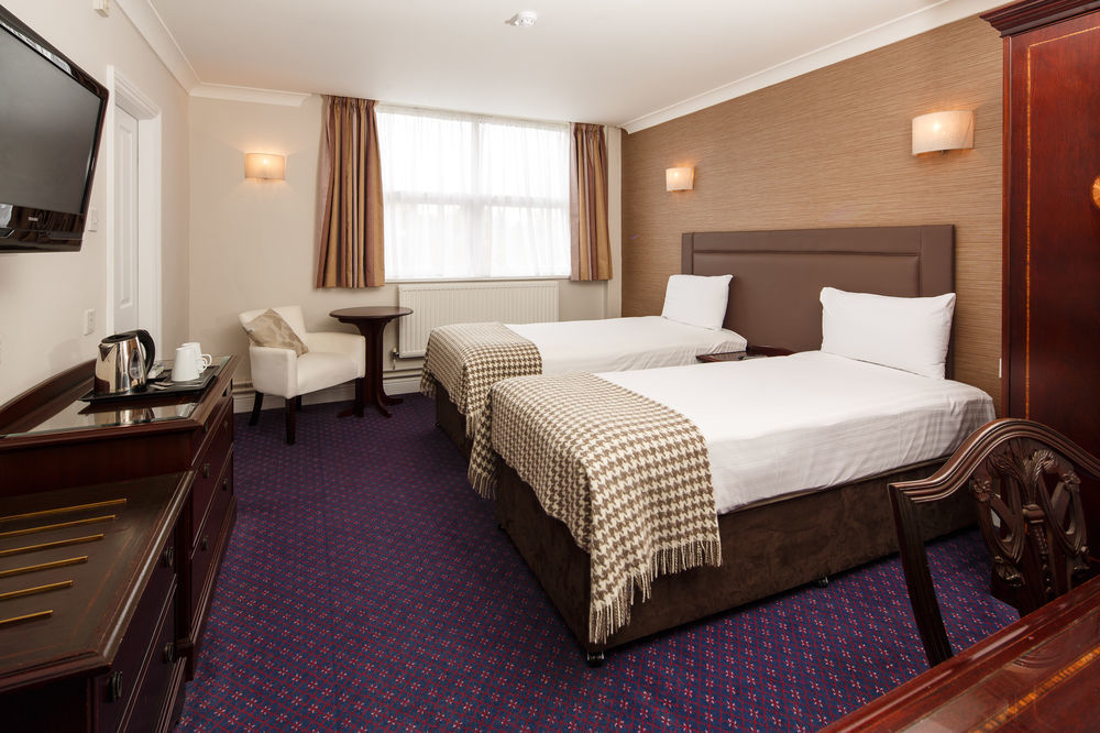 Hotel Cromwell สตีเวนิจ ภายนอก รูปภาพ