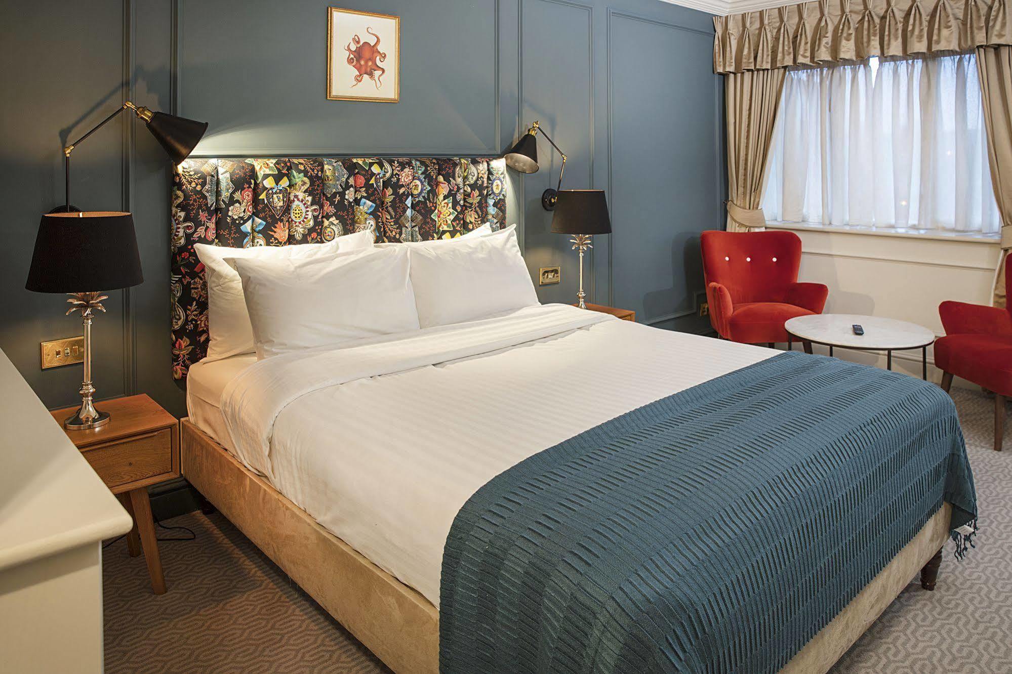 Hotel Cromwell สตีเวนิจ ภายนอก รูปภาพ